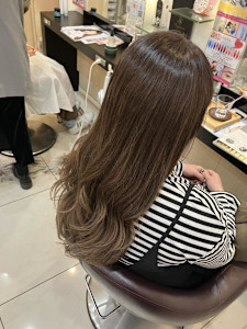 レイヤーロング美髪くびれワンカールシルキーベージュ
