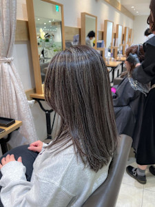 白髪ぼかしハイライトカラー30代40代50代ブルーグレージュ