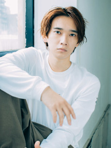 センターパート×ナチュラルパーマ