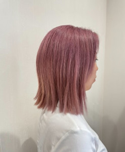 ハイトーンカラー×切りっぱなしボブ