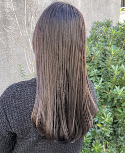 暗め透明感　アッシュグレーカラー