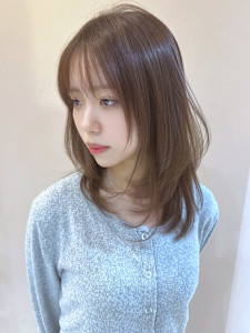 レイヤーカット アッシュブラウン 顔周りカット 20代 艶髪 - Reginavita 栄店掲載
