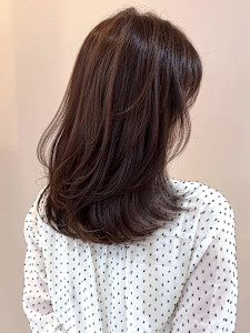 アッシュブラウン レイヤーカット 髪質改善 透明感カラー - Reginavita 栄店掲載