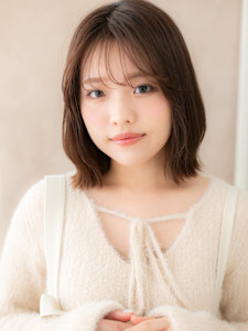 グレーブラウン切りっぱなしボブディクラゲヘアー20代30代