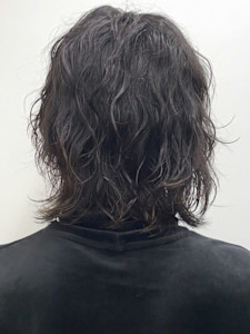 ミディアムヘア ウェーブパーマ メンズパーマ 黒髪ロング
