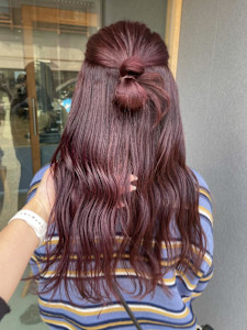 Cherry redにヘアアレンジ。