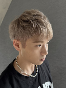 メンズ　ショート　ハイトーン　メンズバレイヤージュ - ARCANA 明治神宮前 表参道 原宿掲載