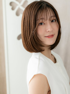 リタッチカラー大人美人前下がりワンカール小顔ボブ30代40代