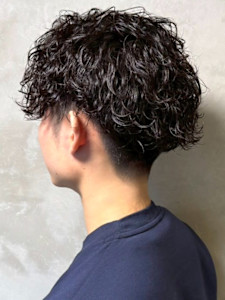 刈り上げ マッシュ スパイラルパーマ ツーブロック 20代