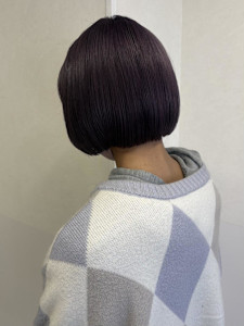 毛先が纏まる切りっぱなしボブ×ラベンダーピンク