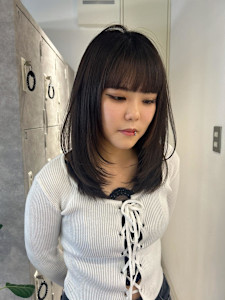 Nanaka/セミロングレイヤー艶カラー