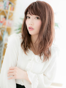 ピンクカラーで大人ガーリーウェーブ