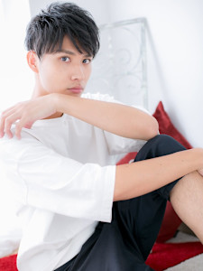 くせ毛風パーマでモテ髪に！b