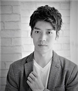 竹内涼真風髪型　爽やかビジネスカジュアルアップバングショート