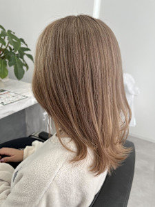 柔らかいベージュ - K&K  ブリーチ/ダブルカラー/プルエクステ/縮毛矯正/髪質改善掲載