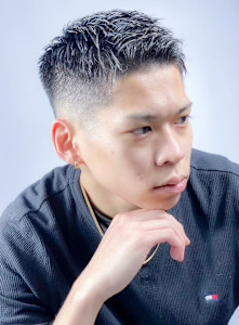 　スキンフェード×アップバングベリーショート