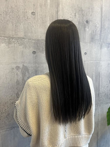 落ち着いたオリーブカラー【ARCH Sayaka】