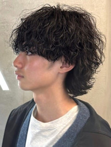 波巻きパーマ ウルフ マッシュ ミディアム ツーブロック