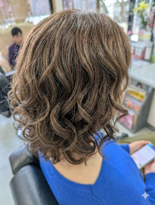 イルミナカラーサファリ　リズミカルなウェ－ブのボブスタイル - くろかみ美容室掲載