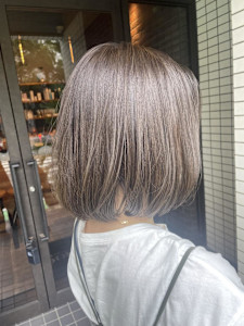 透明感たっぷりグレージュヘア - 半個室型美容室 Sourire 博多店掲載