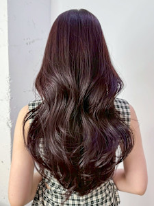 ロング暗めカラーおくれ毛_ba567021 - IT by ALBUM 藤沢店【アイティー バイ アルバム】掲載