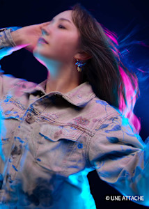 大人女性のトレンドシフォンベージュ×ハイライト