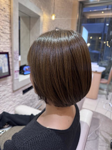 ボブショート×オリーブベージュ