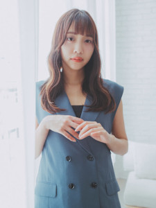 大人可愛いセミロング