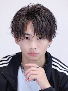 2wayセンターパート - LIPPS hair 難波【1/16 NEW OPEN】掲載