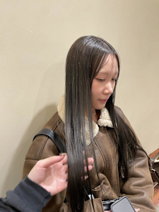 オリーブグレージュ