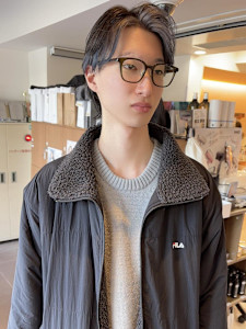 かきあげセンターパート前髪アッシュグレーインナーカラー