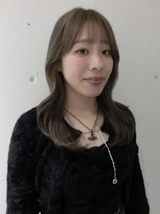 ミルクティーベージュ