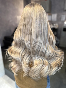 《三宅悠斗》ホワイトベージュ/大宮/ブリーチ - elu by lovis掲載