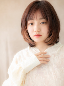 イヤリングカラーシャギーミディアムレイヤーカット20代30代