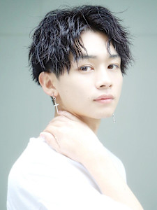 【波巻き、ツイスパ、ミックスパーマ】　センターパート - LIPPS hair 銀座 【リップスヘア－】掲載