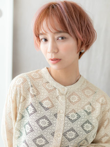 大人ガーリーペールオレンジ小顔マッシュショート20代30代