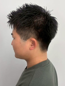 スパイキーショート アップバング ツーブロック 20代 束感