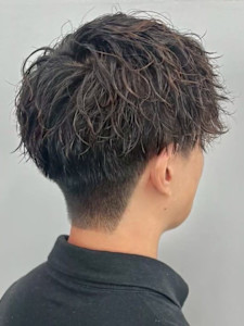 波巻きツイストスパイラルパーマ 束感 ツーブロック 20代