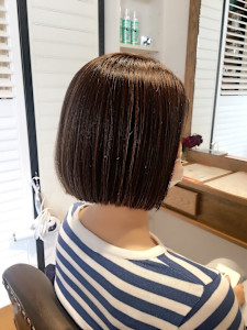 切りっぱなしボブ+ハイライトカラー
