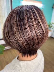 ミセス美フォルムショート×白髪ぼかしハイライト40〜60代