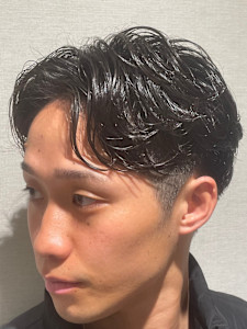 センターパートスタイル