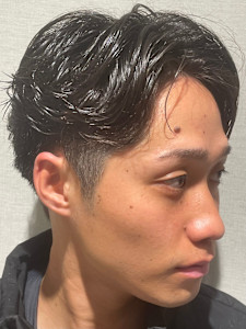 センターパートスタイル