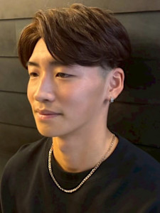 サイドパート ツーブロック ブラウンカラー 毛流れパーマ