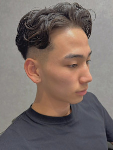 オールバック ナチュラルパーマ スキンフェード メンズパーマ