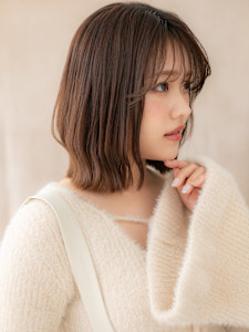 グレーブラウン切りっぱなしボブディクラゲヘアー20代30代 - COVER HAIR bliss 【カバー ヘア ブリス】川口/ららテラス川口東口駅前店掲載