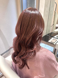 春を先取り♪艶めく柔らかピンクベージュカラー