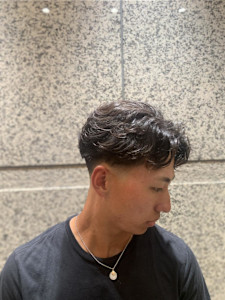 ショートフェザーパーマ　テーパーフェード　かっこいい！ - ヘアモードキクチ日本橋室町店掲載