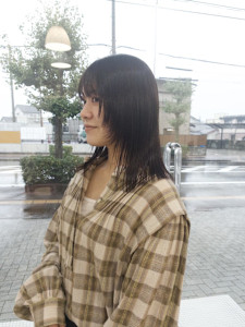 ミディアムボブ／顔周りレイヤー