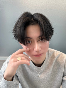 【福岡/天神/メンズカット】フェザーショート/センターパート