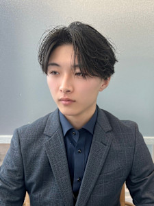 【福岡/天神/メンズパーマ】フェザーショート/センターパート